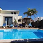 La Carabela 35 فيلة بلايا بلانكا